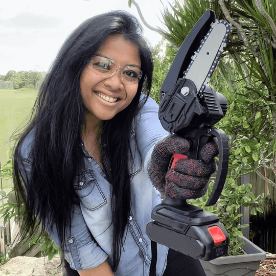 Mini motosierra eléctrica de mano recargable