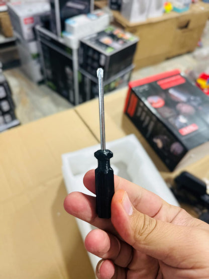 Mini motosierra eléctrica de mano recargable